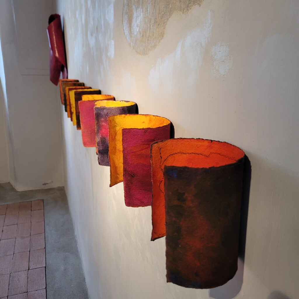 Rolling, 2020, Mixed Media auf Büttenpapier, 15.0 × 15.0 cm