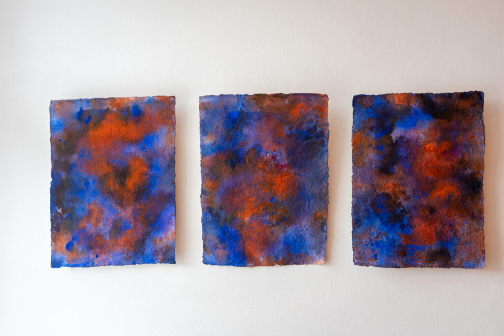 Red Heaven, 2020, Mixed Media auf Büttenpapier, 3 à 25.0 × 38.0 cm