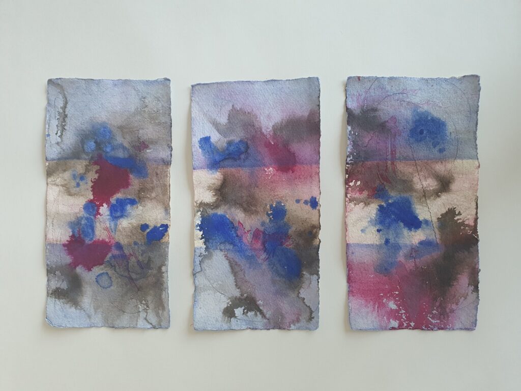 Small Fog, 2019, Mixed Media auf Büttenpapier, 3 à 15.0 × 30.0 cm
