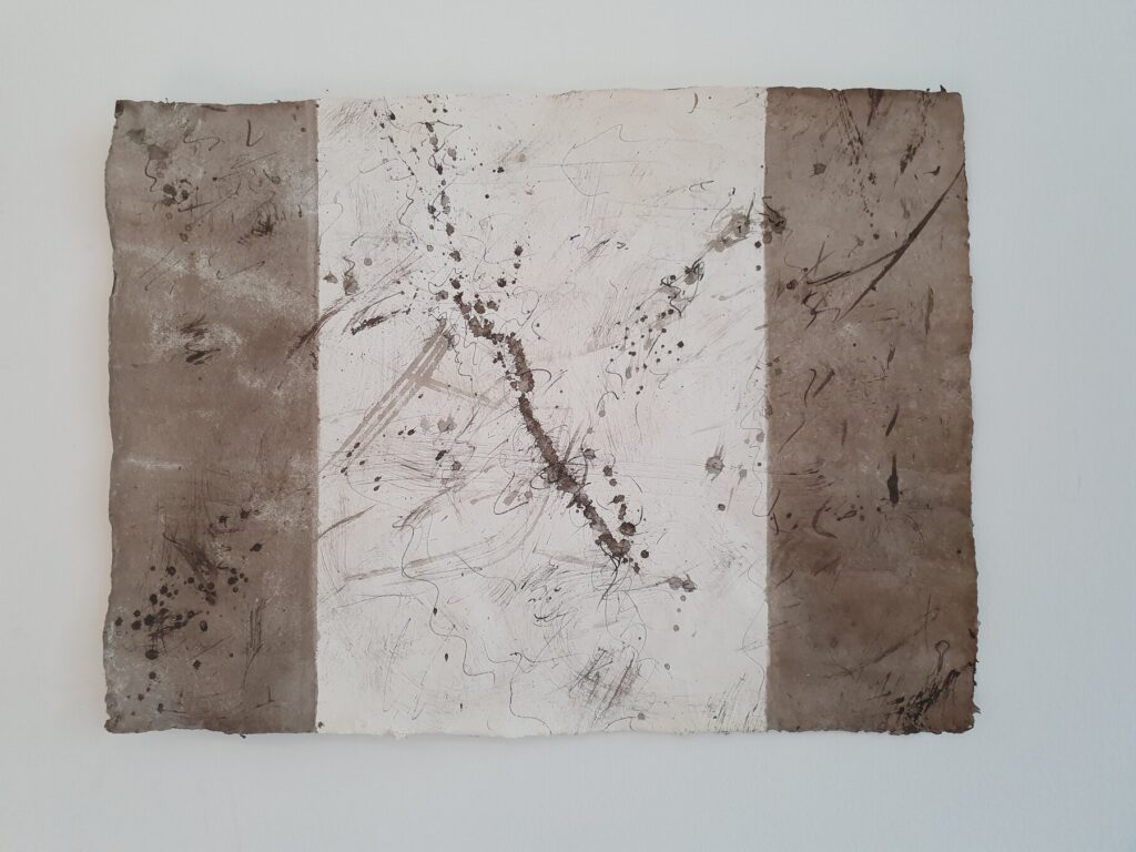Dark+white, 2021, Tusche auf Büttenpapier, 75.0 × 55.0 cm