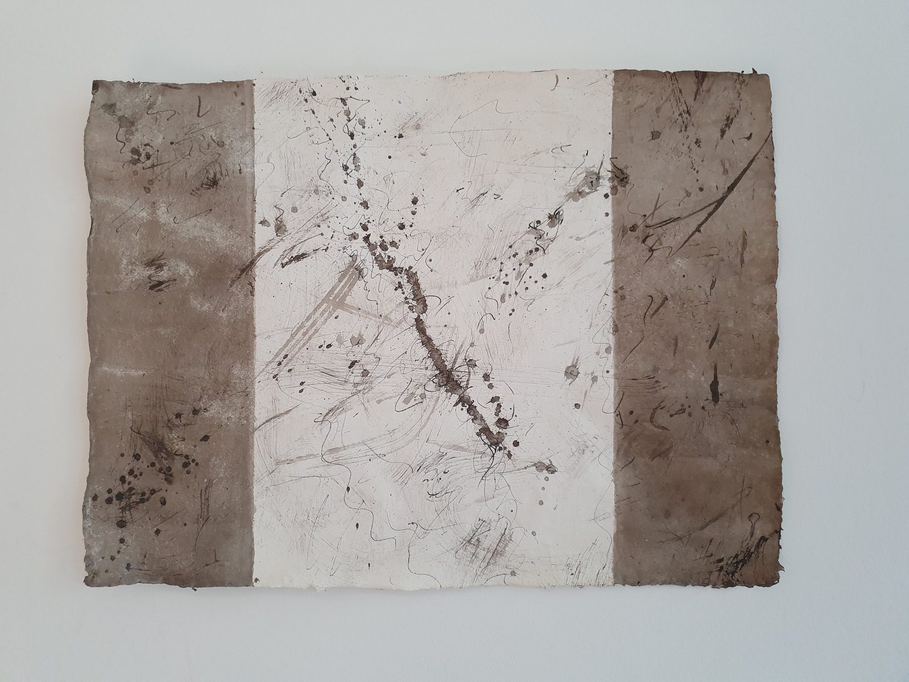 Dark+white, 2021, Tusche auf Büttenpapier, 75.0 × 55.0 cm