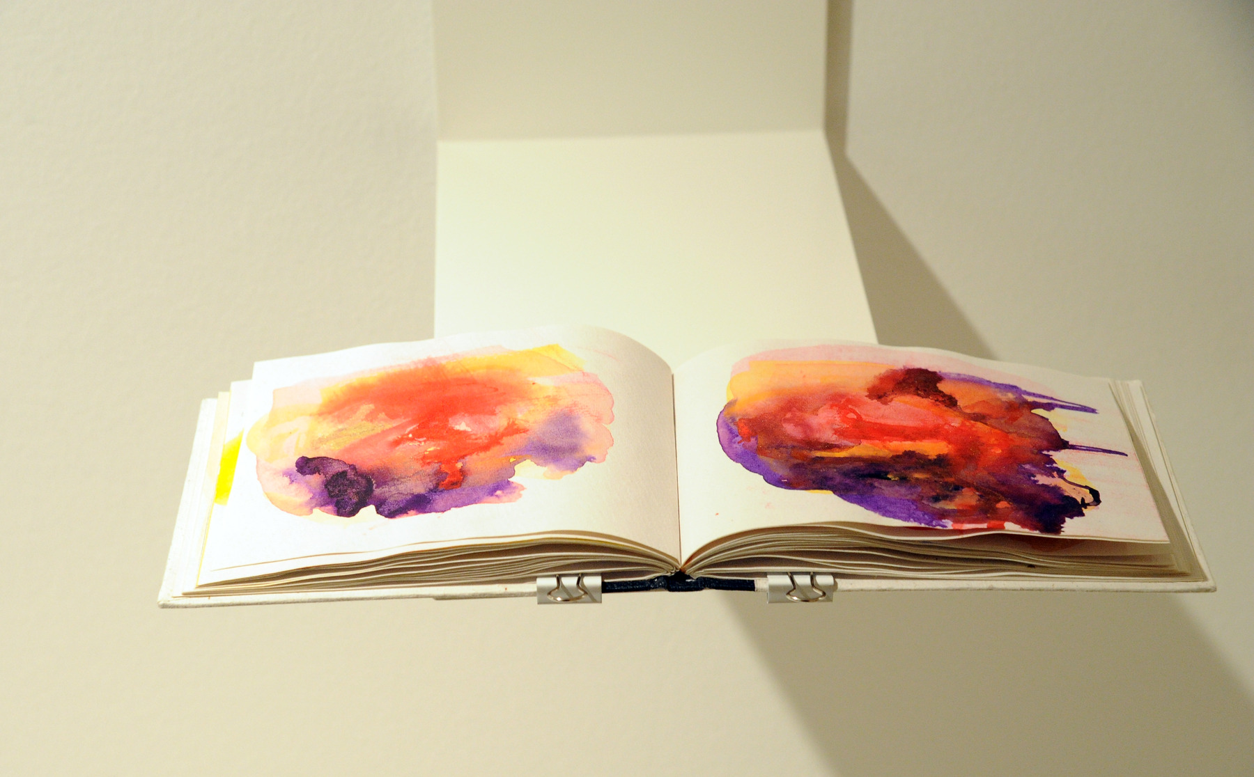Sketchbook „Strong in Hope“ 5, 2016, Mixed Media auf Büttenpapier, 30.0 × 11.0 cm
