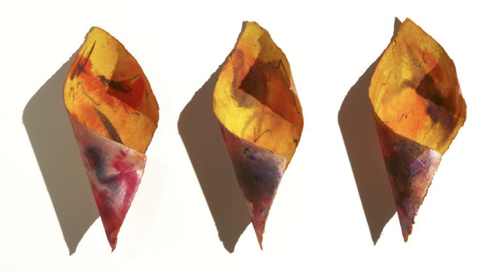 Roting — als Rolle, 2021, Mixed Media auf Büttenpapier, 3 à 15.0 × 30.0 cm