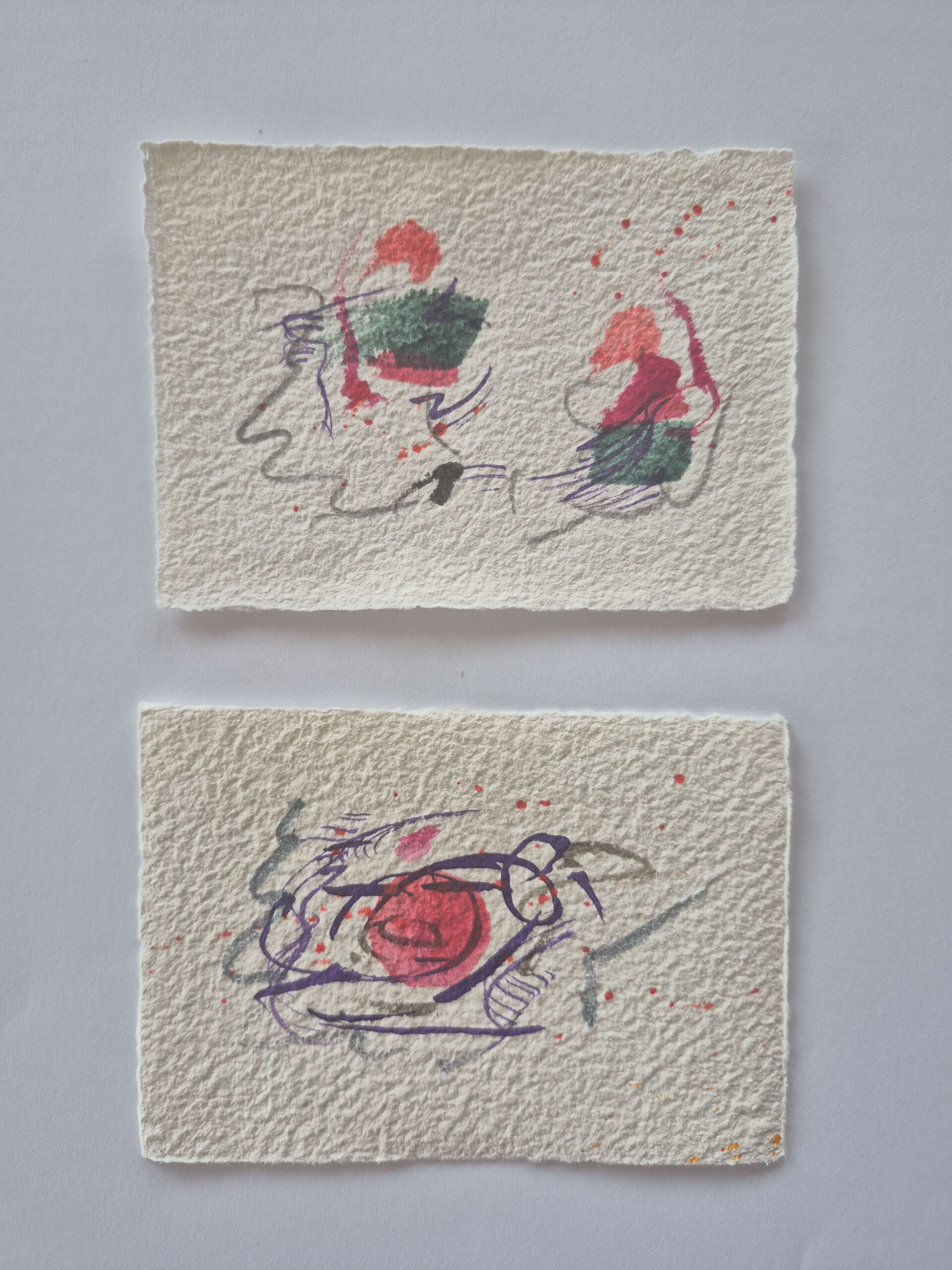Littles, 2026, Mixed Media auf Büttenpapier, 2 à 11 × 7.5 cm